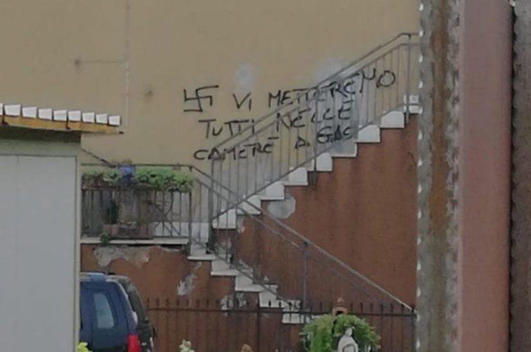 Verona, coppia gay aggredita con la benzina in casa loro: svastiche sui muri