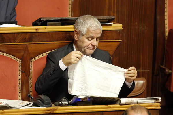 Il dramma di Roberto Formigoni: «Mi restano solo duemila euro»