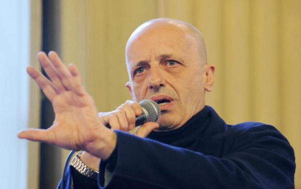 Alessandro Sallusti: «Altro che le fatture di Babbo Renzi, i problemi del Paese sono altri»