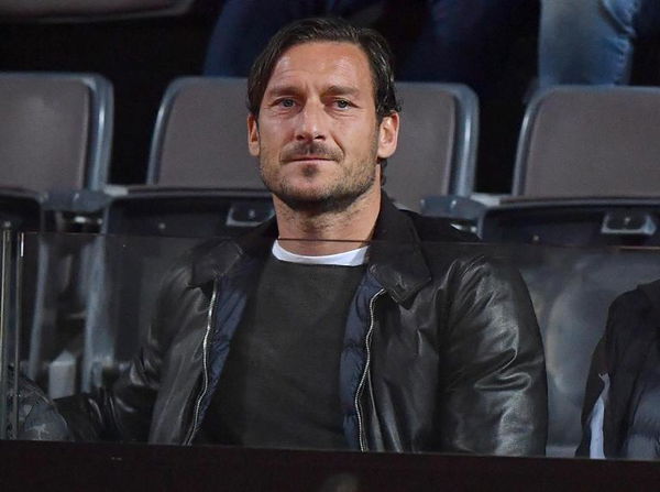 Con la presentazione dell’autobiografia di Totti al Colosseo la Rizzoli restaurerà 12 statue
