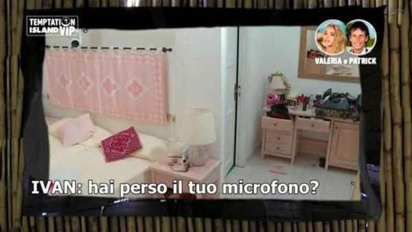 Temptation Island, Valeria Marini si chiude in bagno (e senza microfono) con il suo tentatore