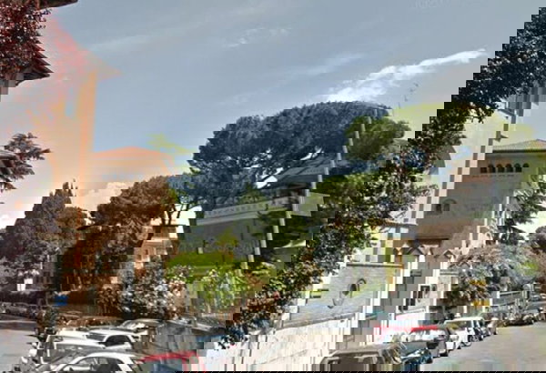 Roma, trolley abbandonato davanti all’ambasciata degli Emirati: allarme bomba rientrato