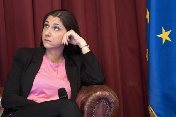 La storia di Anna Ascani segretario del Pd che è durata quanto un gatto in tangenziale