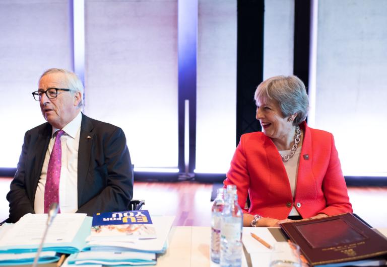 Brexit, per Tusk il piano May non funzionerà. Ocse:«Europa a rischio», anche per colpa dell’Italia
