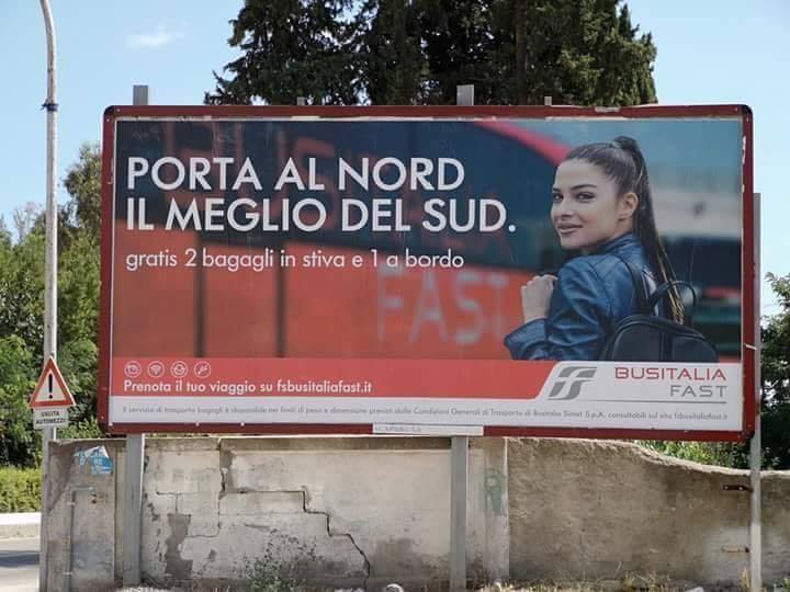 Polemiche sul cartellone delle Ferrovie: «È un invito a emigrare al nord» article-post