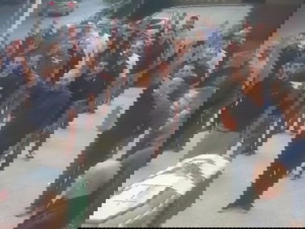 Sassari, il saluto fascista ai funerali del professore universitario: «Camerati, presenti» | VIDEO