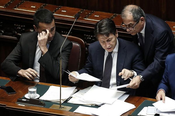 Lo sfogo di Di Maio contro Tria, sui soldi per il reddito di cittadinanza