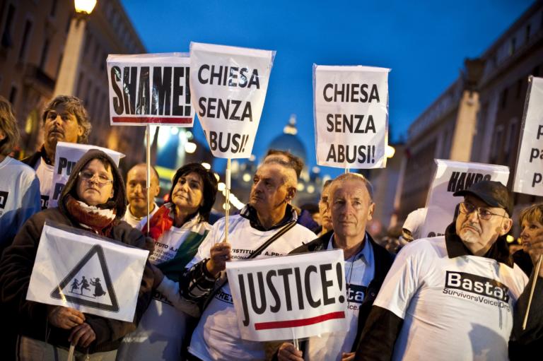 Ex prete condannato per pedofilia a 6 anni e 4 mesi