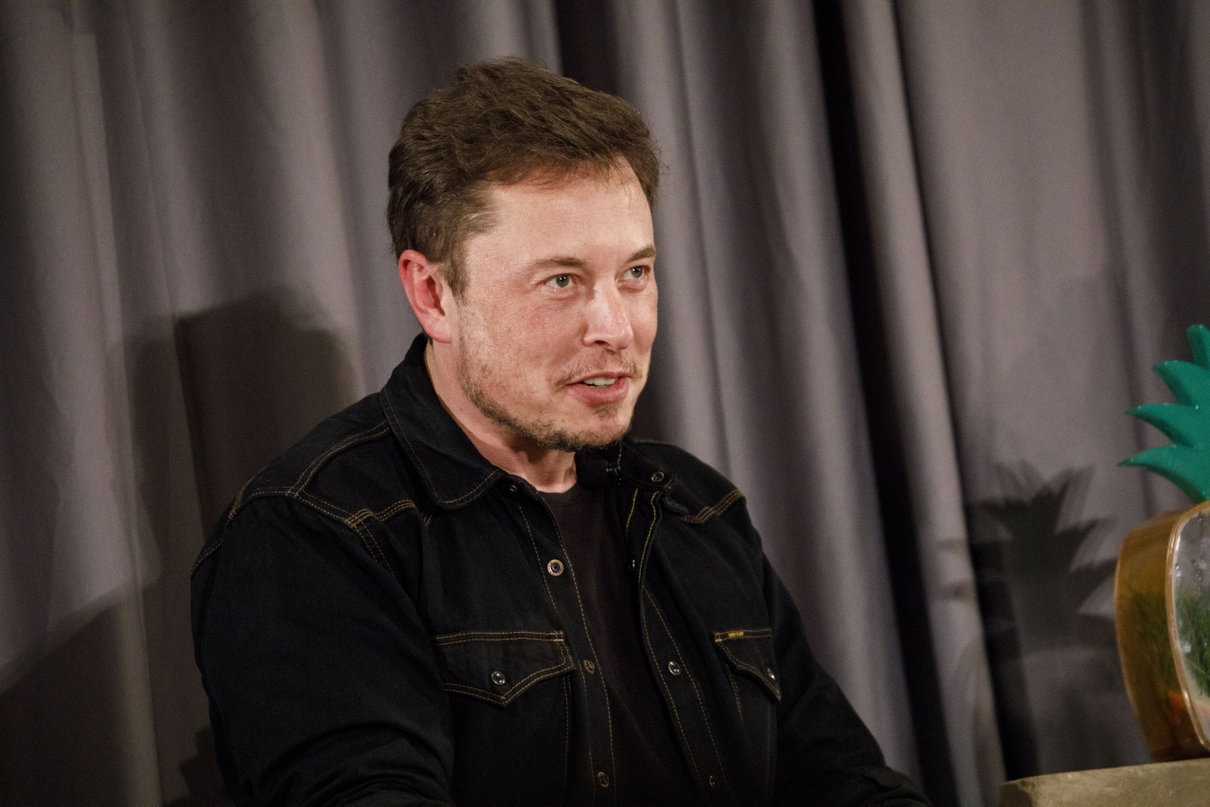 Elon Musk accusato di frode, a rischio la sua leadership di Tesla article-post