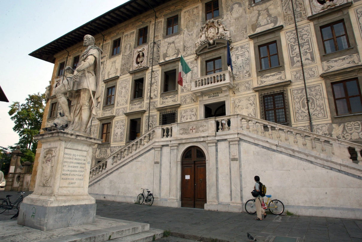 Si dimette il rettore della Normale di Pisa che voleva aprire una sede a Napoli article-post