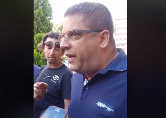 Taranto, consigliere lascia il M5S dopo l’accordo sull’Ilva: «Il Movimento ha tradito la città» article-post
