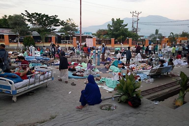 Indonesia, ultimi aggiornamenti: il bilancio ufficiale dello tsunami è di 405 morti