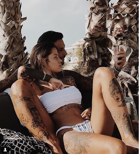 La storia tra Fabrizio Corona e Zoe Cristofoli è durata come un gatto sull’Aurelia