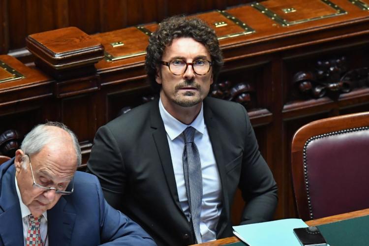 Genova: dalla revoca alla riammissione nella gara per la demolizione, la capriola del governo su Autostrade article-post