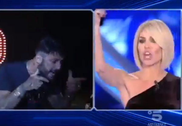 Fabrizio Corona e Ilary Blasi litigano in diretta su Totti e Flavia Vento | VIDEO