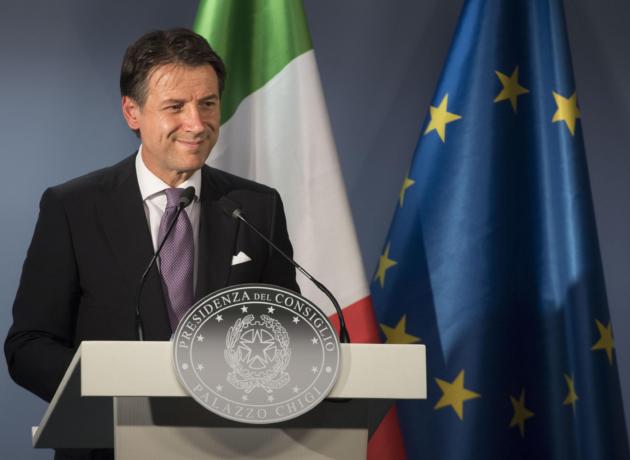 Alpa riconosce: «Aiutai Conte, un collega meritevole. Fu lui a presentarmi Renzi» article-post