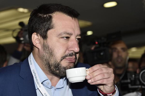 La bordata di Salvini al reddito di cittadinanza: «Il lavoro non si crea con un decreto»