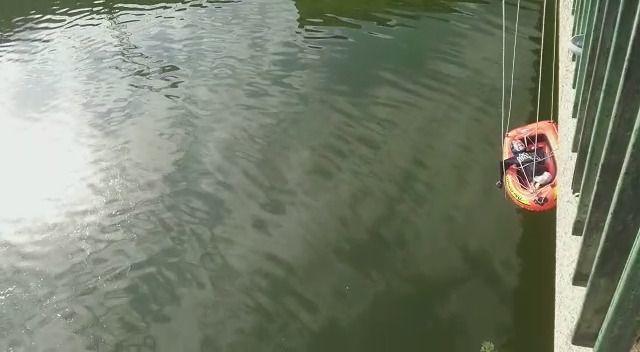 Fantoccio Salvini in Arno