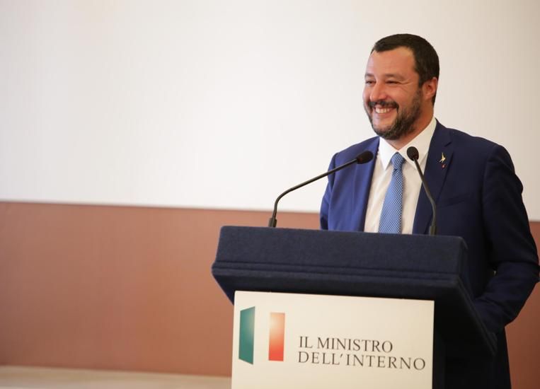 Salvini vuole togliere la potestà ai genitori dei baby criminali article-post