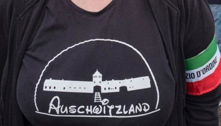 Il «codice etico» di Forza Nuova: sospesa la militante con la maglietta Auschwitzland article-post
