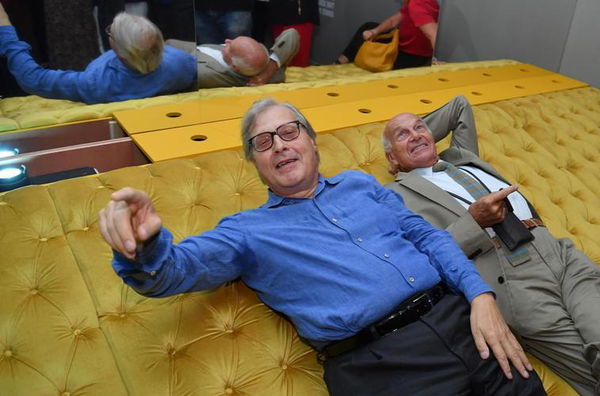 La stravagante e discutibile versione di Sgarbi sul presunto stupro di Cristiano Ronaldo