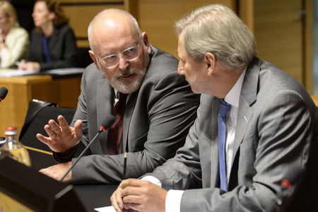 Elezioni UE, il socialista Timmermans parte già sconfitto? «Non farò una campagna molto dura» article-post