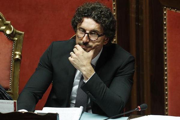 Altra gaffe di Toninelli sul dl Genova: stavolta tocca ai fondi per l’A24