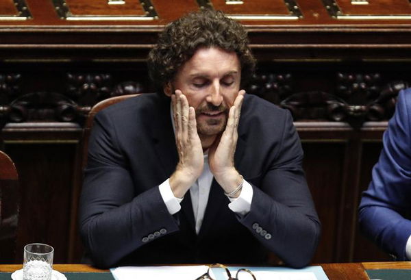 Le reazioni al primo tweet del «nuovo» Toninelli