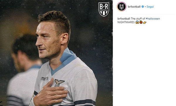 Totti con la maglia della Lazio: lo scherzetto di Halloween e il ban del profilo Twitter della Roma