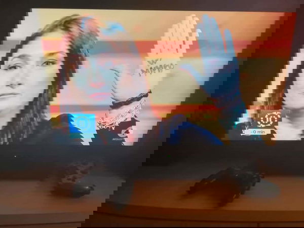 Viola Carofalo e i 1001 modi per esprimere solidarietà a Mimmo Lucano in tv