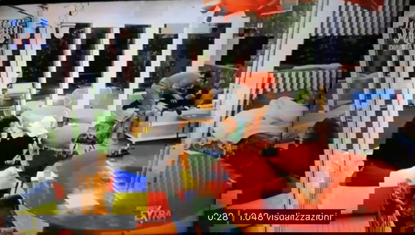 Francesco Monte e il secondo bacio a un ragazzo nella casa del Grande Fratello | VIDEO