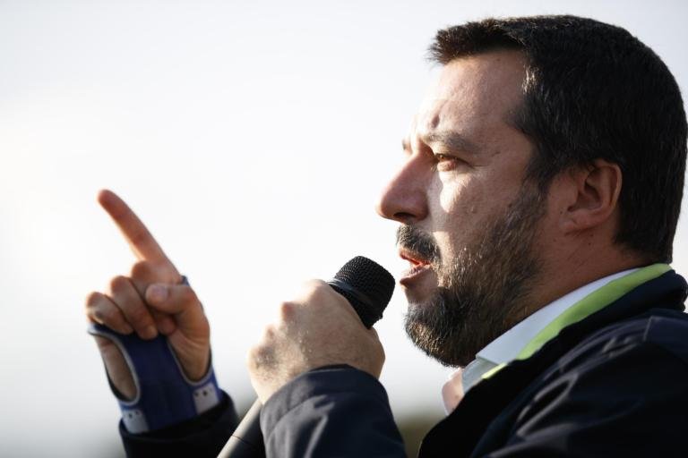 Migranti, Salvini: «In pericolo i rapporti tra Italia-Francia». Spunta un video