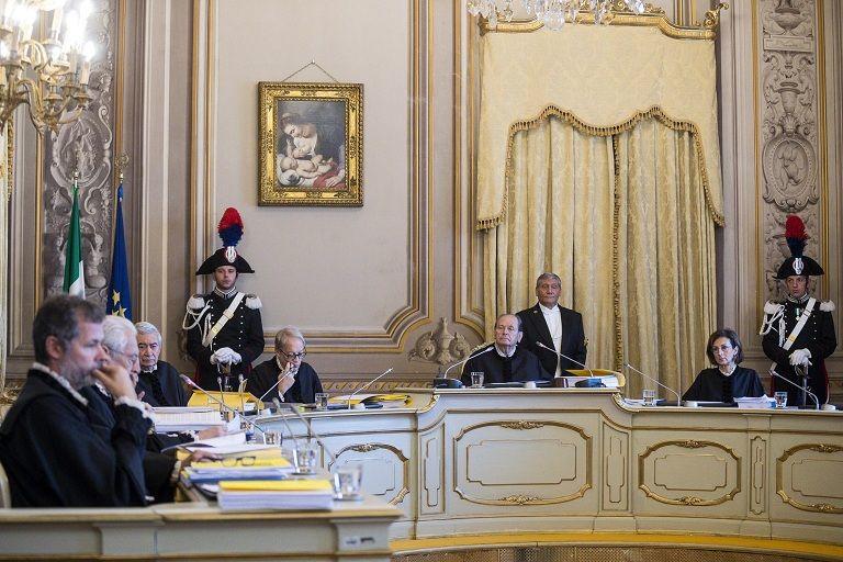 Dj Fabo, gli ex presidenti ‘bocciano’ la decisione della Corte Costituzionale