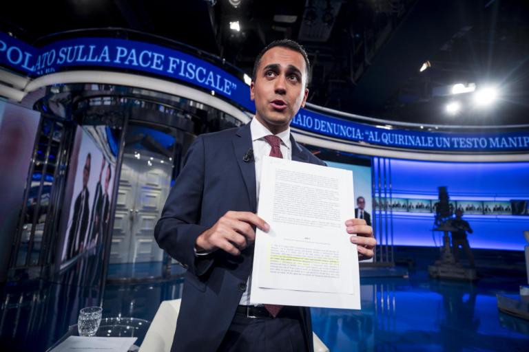 Di Maio si è accorto che «hanno manipolato» il decreto fiscale