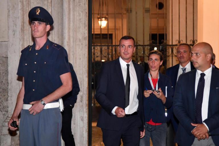 La procura di Roma indaga sulle minacce via WhatsApp di Rocco Casalino ai tecnici del Mef