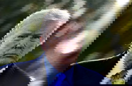 Omicidio Khashoggi, Donald Trump continua a difendere la famiglia reale Saudita article-post