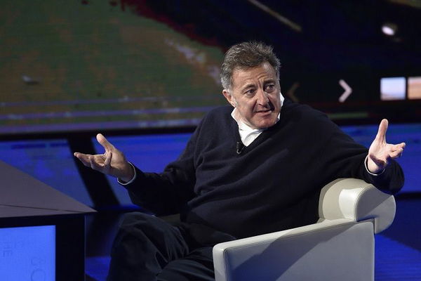 Luca Barbareschi cancella le repliche degli attori disabili, la risposta: «Non hai sensibilità» | VIDEO