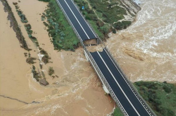 Maltempo a Cagliari: morta una donna di 45 anni, aveva cercato di mettersi in salvo con marito e figlie