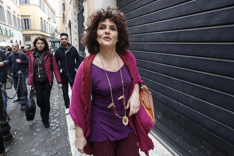 La senatrice Nugnes (M5S): «Voglio votare contro il dl sicurezza». Ora la maggioranza rischia article-post