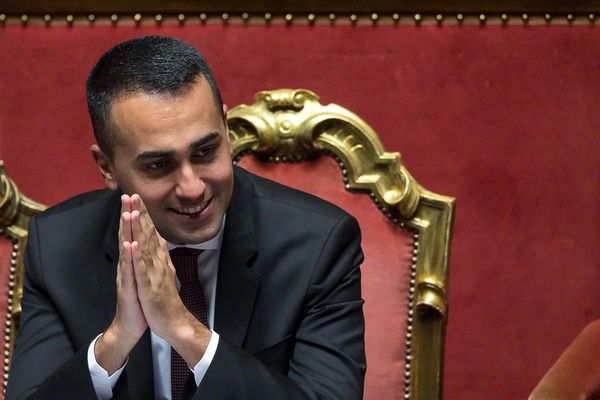 Di Maio: «Imbrogli sul reddito cittadinanza? Galera» | VIDEO