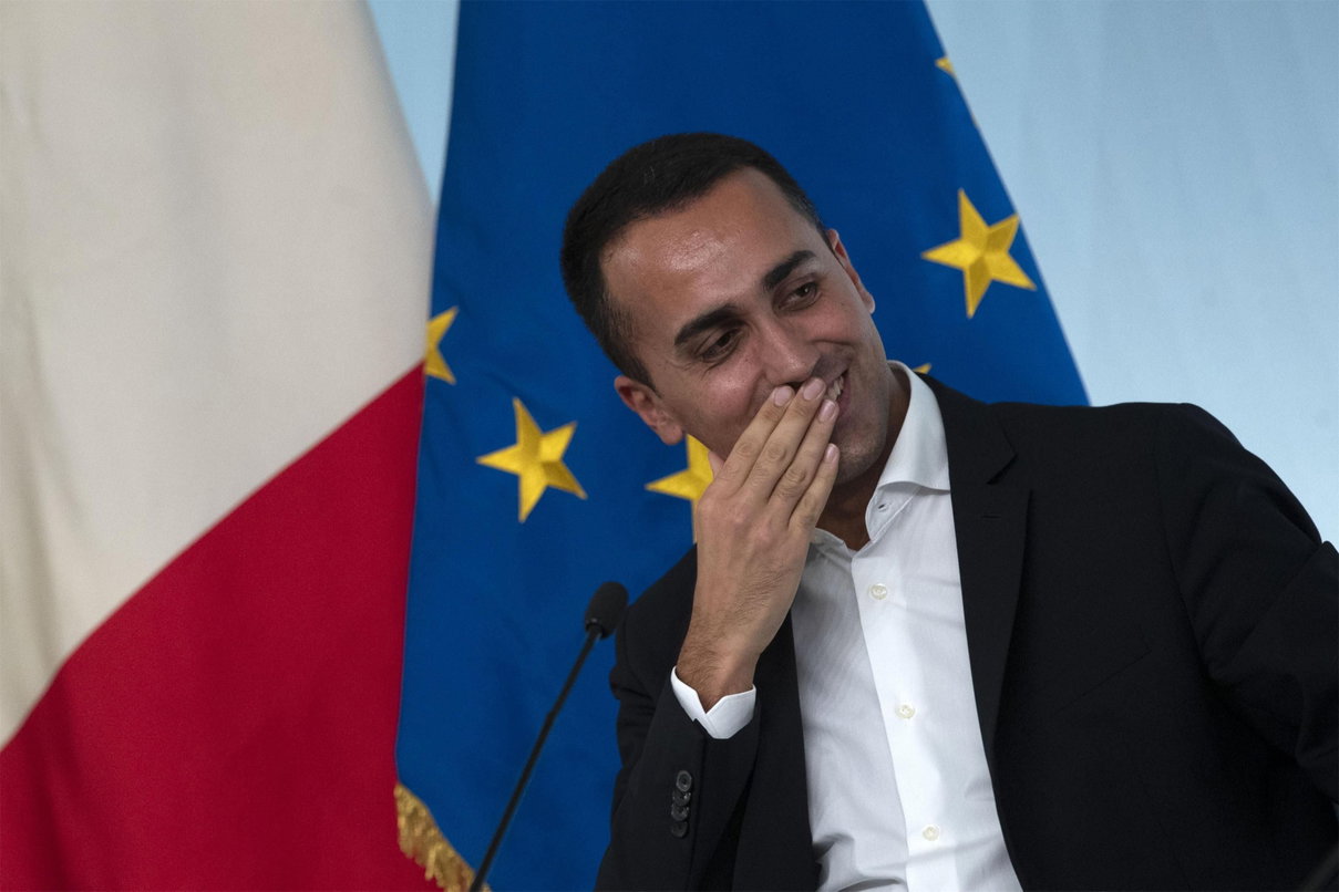 Taglio ai vitalizi, il Sì del Senato. Di Maio: «Promessa mantenuta. Evviva!». article-post