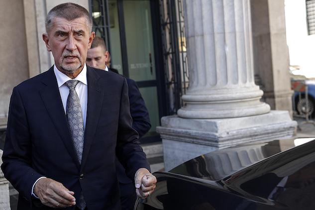 L’accusa del figlio del primo ministro della Crimea: «Mi ha fatto rapire per non testimoniare contro di lui»