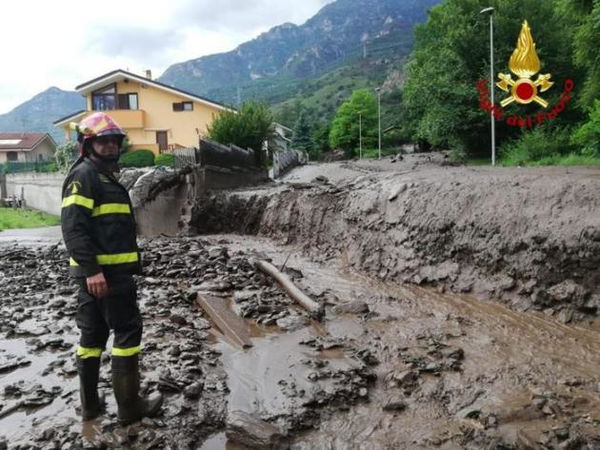 Cede asfalto a San Felice Circeo per il maltempo: un disperso