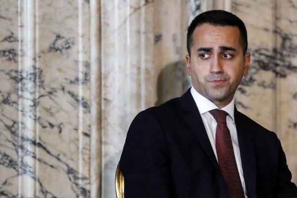 Un grillino su tre non si fida più di Di Maio, cresce il consenso per Di Battista