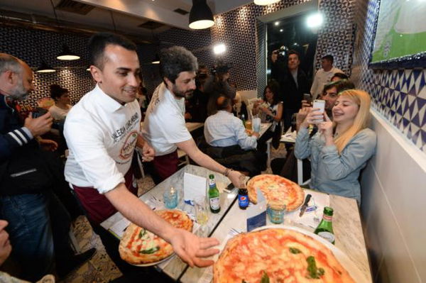 Di Maio, non solo manovale: faceva anche il cameriere «non inquadrato» in una pizzeria