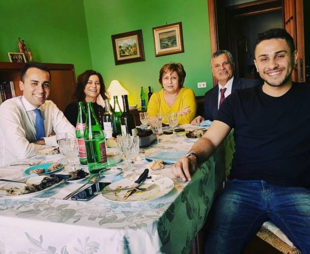 Il padre di Di Maio giustifica la casa di famiglia abusiva: «All’epoca si costruiva così» article-post