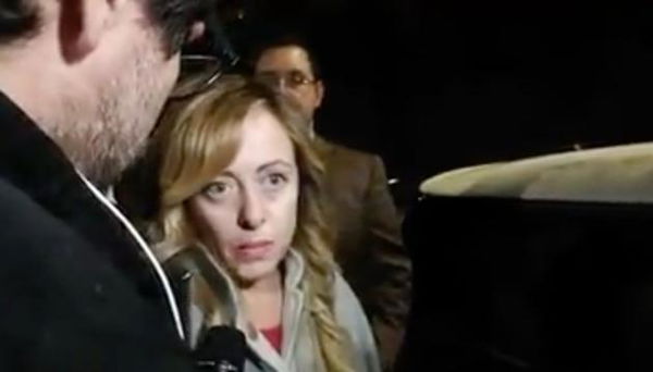 Le Iene tagliano la risposta della Meloni, che può andare a vedere il film di La Vardera a una condizione