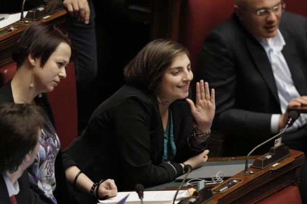 La «castroneria» di Laura Castelli: «È Bruxelles a mettere un tetto al Pil»