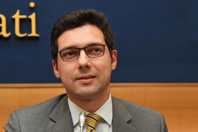 Il Movimento 5 Stelle ritira l’emendamento sui contraccettivi gratis ai migranti: «La Lega non è d’accordo»