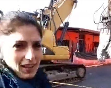 Virginia Raggi ruba la scena (e la ruspa) a Salvini